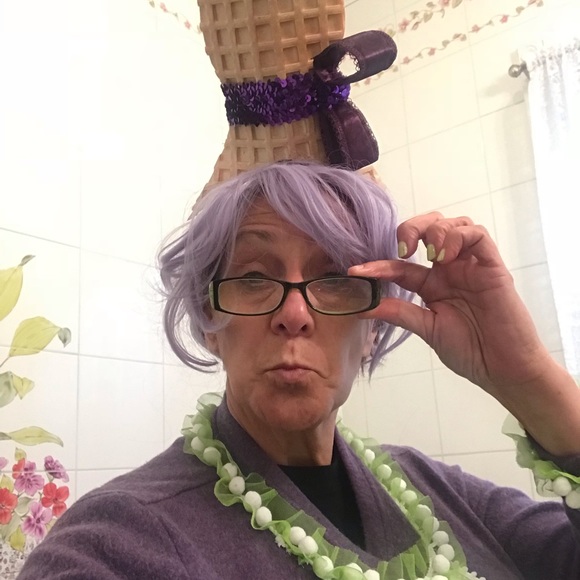 Meet your Posher, Lucia - Picture 3 of 3